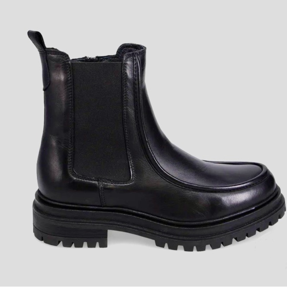Miz Mooz Black Leather Chelsea Boots